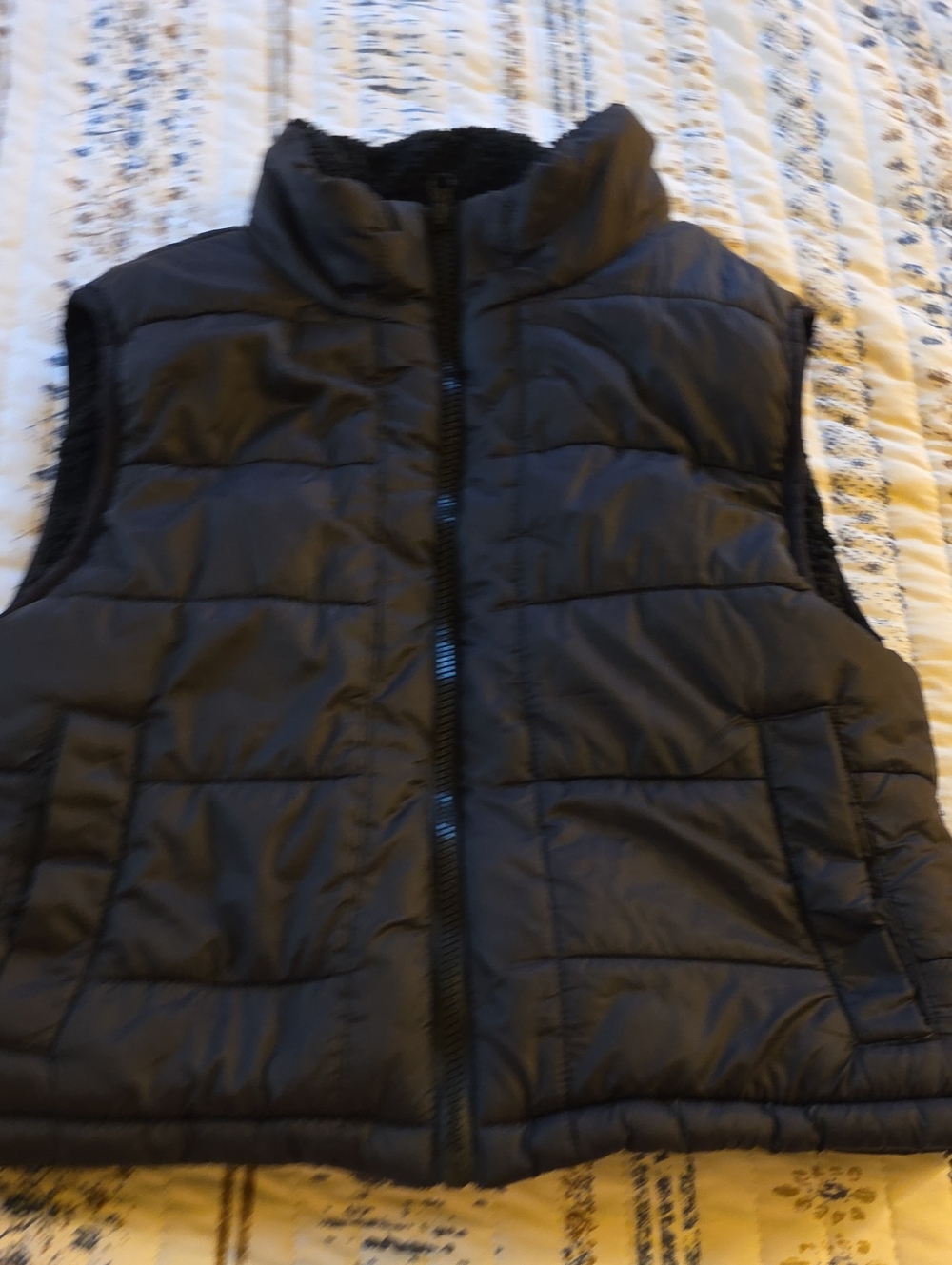 Yogalicious Black Quilted Kids Puffer Vest